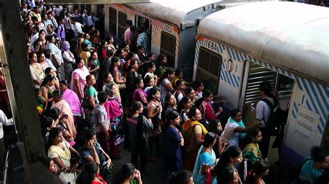 Mumbai Local Train Women Boarding The Ladies Only Carriage Youtube