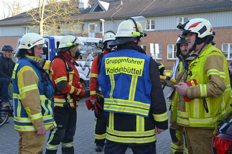 Alarm Bung Feu Y Personen Im Geb Ude Feuerwehr Friedrichstadt