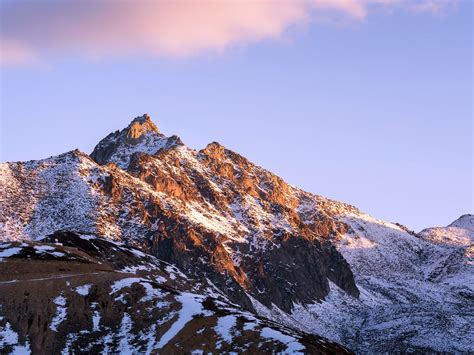 Snow Mountains Sunset Early Autumn Tibet 5K Preview | 10wallpaper.com