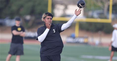 Oregon Star Qb Signee Jaron Keawe Sagapolutele Named Gatorade Hawaii