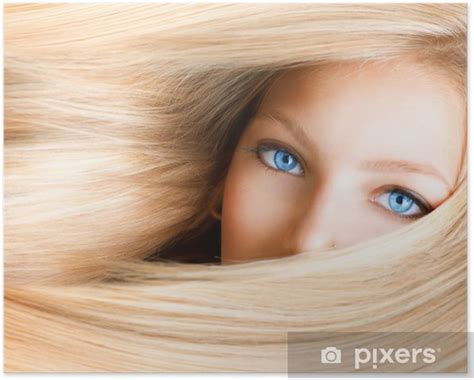 Poster Fille Blonde Femme Blonde Aux Yeux Bleus Pixersfr