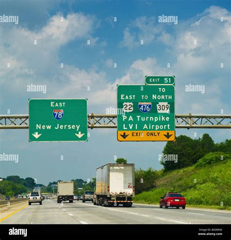 Road Signs Hi Res Stock Photography And Images Alamy