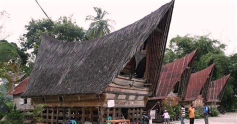 Inilah 10 Rumah Adat Sumatera Utara dari Berbagai Suku - Pariwisata Sumut