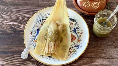 Chicken Salsa Verde Tamales + VIDEO