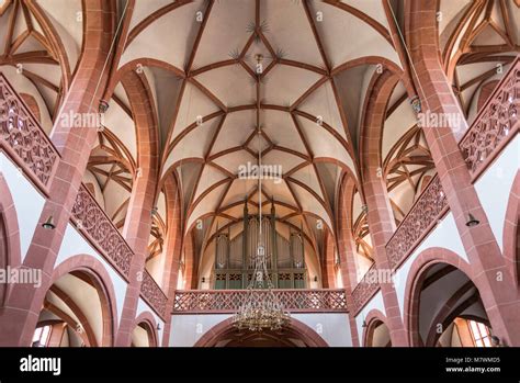 Rheingauer Dom Heilig Kreuz Geisenheim Rheingau Hessen