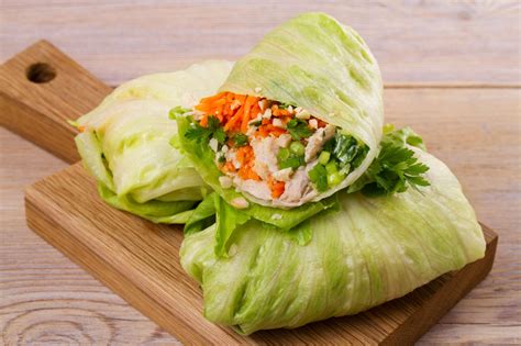 Prepara un económico y delicioso wrap de lechuga con atún una receta