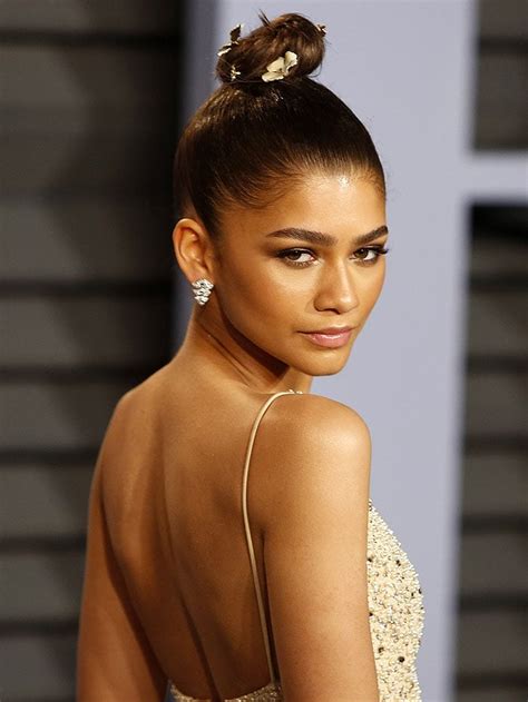 Zendaya Zendayas Best Red Carpet Hair And Makeup Looks Teen Vogue