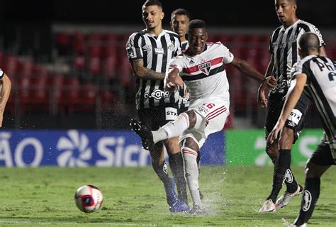 Spnet Santos E São Paulo Fazem Clássico Sem Volantes De Marcação