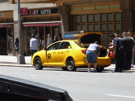 Toyota Camry Nyc Taxi A Camry Receiving A Load Of Luggage Flickr