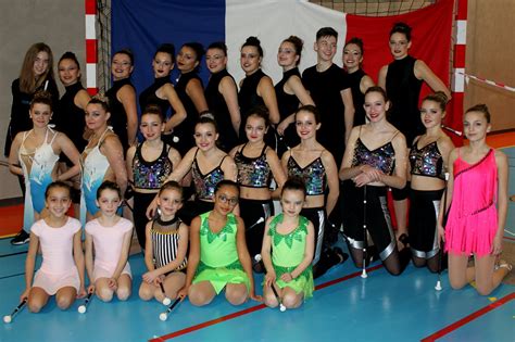 S R Zin Du Rh Ne Championnat De France Twirling B Ton La Mjc