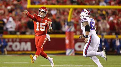 Refs Under Fire for Calls in Bills-Chiefs SNF Game