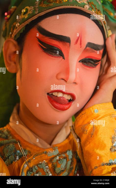 Chinese Opera Performer Backstage In Bangkok Thailand Stock Photo Alamy