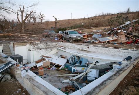 Iowa Tornado Damage In Photos And Videos From Deadly Winterset Tornado