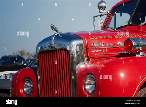 An Antique Mack Fire Truck Stock Photo Alamy