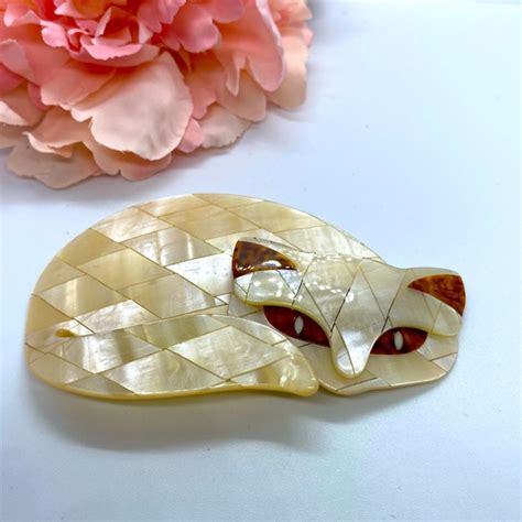 Jewelry Gomina The Sleeping Cat By Lea Stein Of Paris Cream Pearl Pin Poshmark