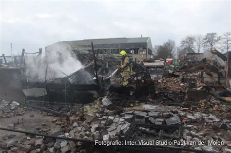 Schade Na Verwoestende Brand In Heerhugowaard Bij Daglicht Goed Zichtbaar