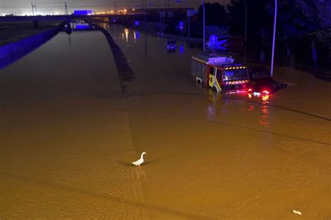 En Images Des Crues Clair D Vastatrices Dans L Est Et Le Sud De L