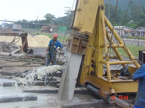 CRAVAÇÃO DE ESTACAS PRÉ MOLDADAS DE CONCRETO Ensolo Estacas