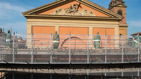 Lavori Infiniti In Strada Maggiore Tra Buche E Restauro Della Chiesa Di