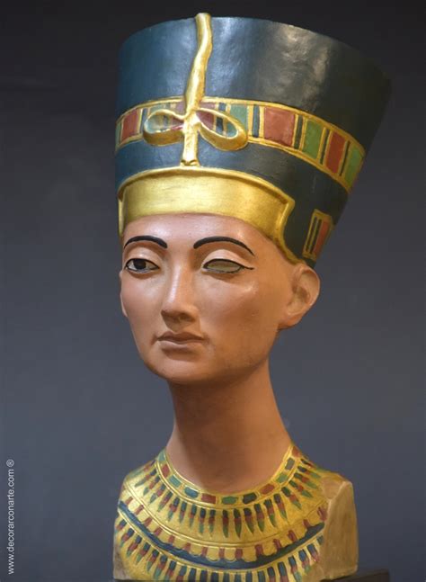 Nefertiti Artifacts