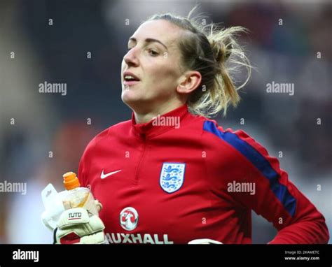 Hot Sexy Siobhan Chamberlain Bikini Pics