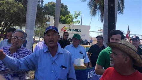 Productores agrícolas permanecerán con plantón en Pemex Culiacán Luz