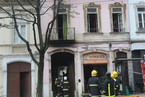 Incêndio Em Prédio Deixa Primeiro Piso Sem Condições De Habitabilidade