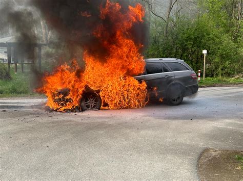 Brand Eines Fahrzeuges Auf Der Bundesstra E Freiwillige Feuerwehr