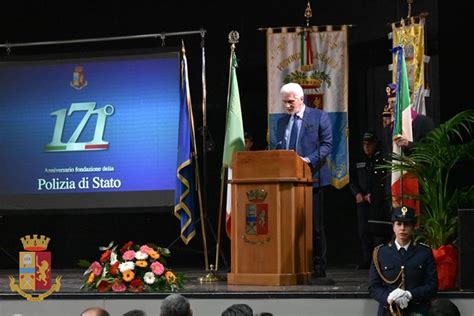 Celebrato A Isernia Il Anniversario Della Fondazione Della Polizia