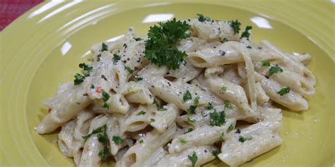 Penne Alfredo | Nestlé Recipes