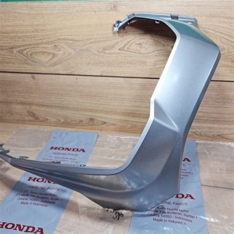 ADV150 Honda ORI Right BODY Front Bottom SILVER FLOOR SIDE COVER