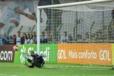 Gr Mio Bate O Vasco Da Gama Nos P Naltis E Chega As Semifinais Da Copa