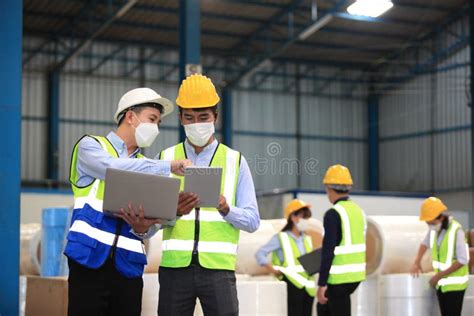 Industrial Worker Wear Protective Face Mask Scan Temperature Before