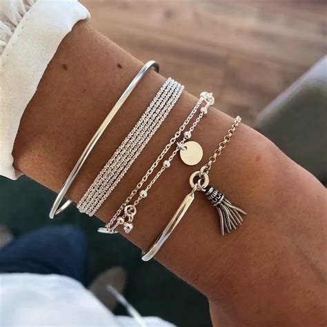 Conjunto De Pulsera Redonda Con Borlas Para Mujer Brazalete Con