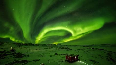 Spectacular aurora lights shine in Antarctica sky | WFLA