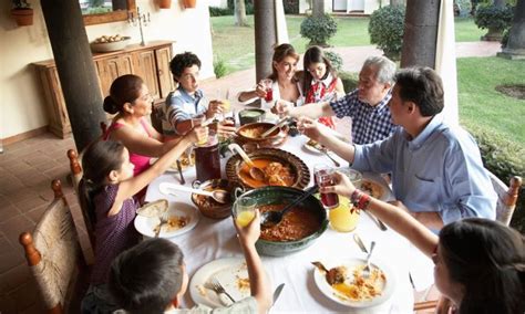 Aprovecha Las Ventajas De Comer En Familia Yo Influyo