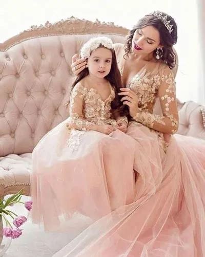 35 Amazingly Beautiful Mothers Day Photoshoot Ideas