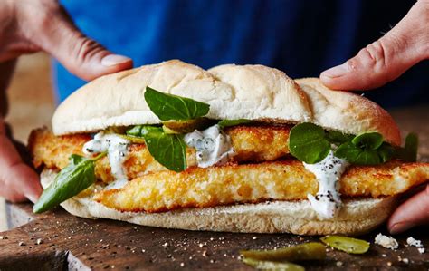 Joe Wicks' fish finger sandwich | British Recipes | GoodtoKnow