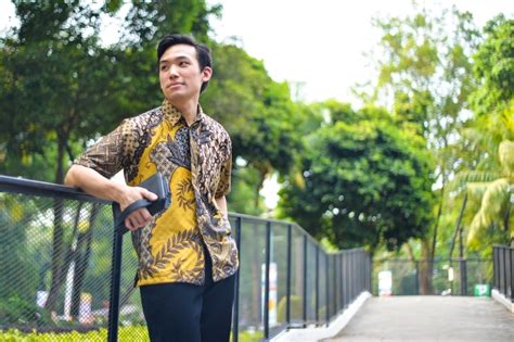 10 Inspirasi Outfit Kondangan Pria Kurus Dan Casual OLX News