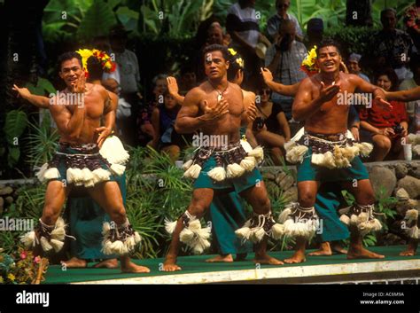 Samoans Samoan Men Dancers Pageant Of Long Canoes Polynesian Stock