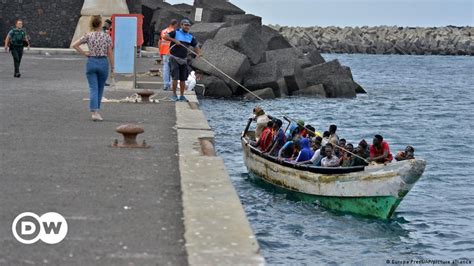 Casi 1200 Migrantes Llegan A Canarias El Fin De Semana Dw 22102023