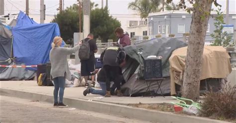 Homeless Residents Relocated After Sanitation Crews Clear Venice Encampment Cbs Los Angeles