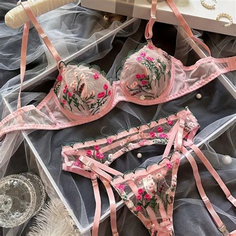 Sexy Lingerie Exquisite Embroidery Flower Lace Sexy Lingerie Set Anime Cosplay Plus Size