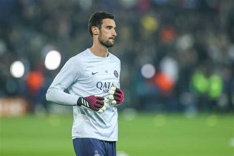 Paris Saint Germain Sergio Rico w stanie ciężkim po wypadku Goal pl