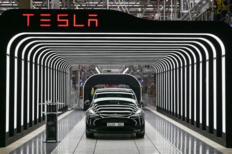 Automobile Tesla Inaugure En Grande Pompe Sa Gigafactory Europ Enne