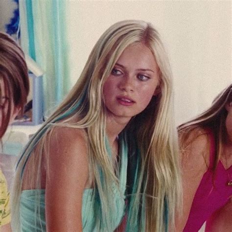 Aquamarine (2006) who else wished that they were a mermaid when they ...