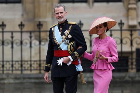 VESTIDO REINA LETIZIA La Reina Letizia Vuelve A Imponer Su Estilo