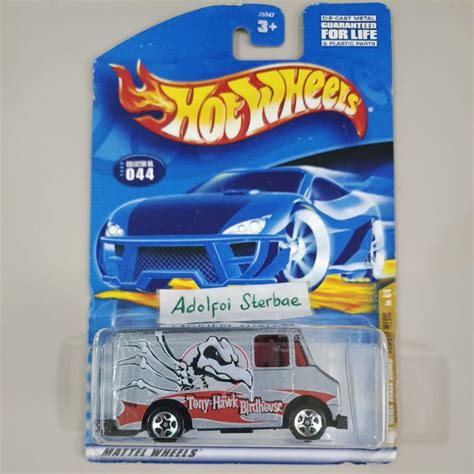 Jual Hotwheels Hot Wheels Combat Ambulance Medic Factory Sealed Disney