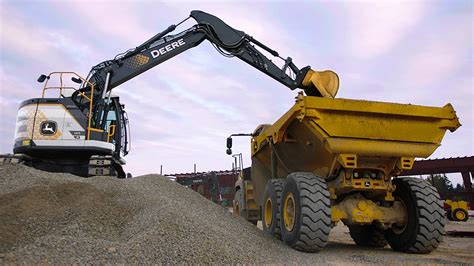 John Deere Will Showcase Electric Machines In Its Conexpo Booth Including The E Power Backhoe