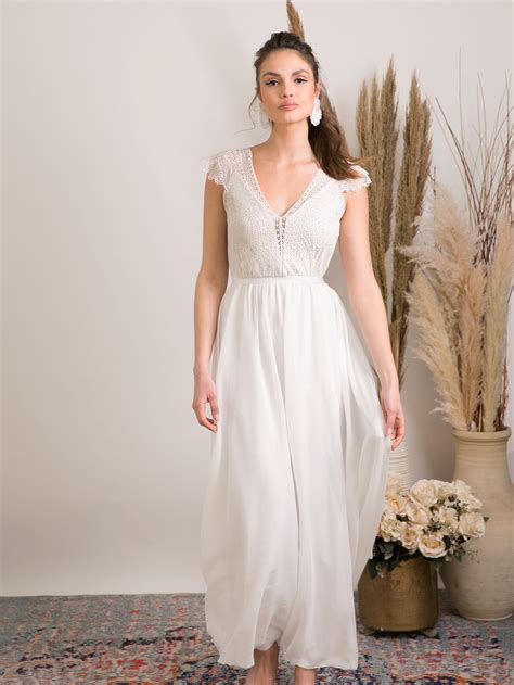 Natural Beauty Luxurious And Flattering Rustic Boho Wedding Dress